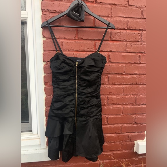 Chic black dress - Picture 2 of 6